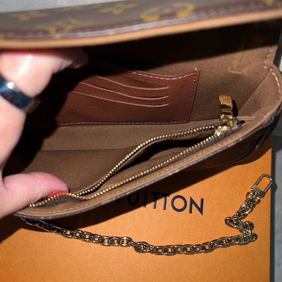 Luis Vuitton Wallet on chain BRAND NEW used handful of times. YES ITS REAL - Picture 2 of 5